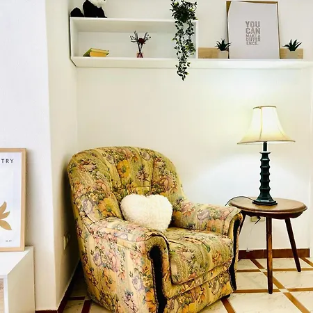 Holibai, Mencer, Playa America Al Lado Del Mar Apartment Nigran