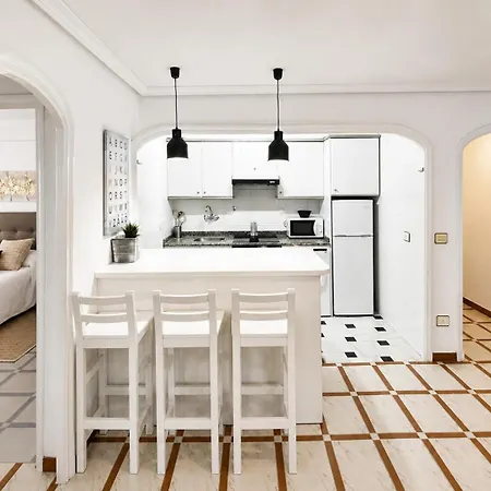 Holibai, Mencer, Playa America Al Lado Del Mar Apartmán
